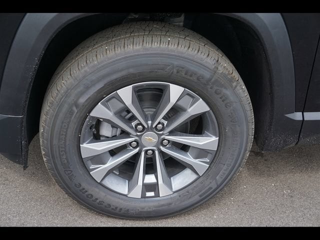 2027 Chevrolet Equinox LT - Photo 7