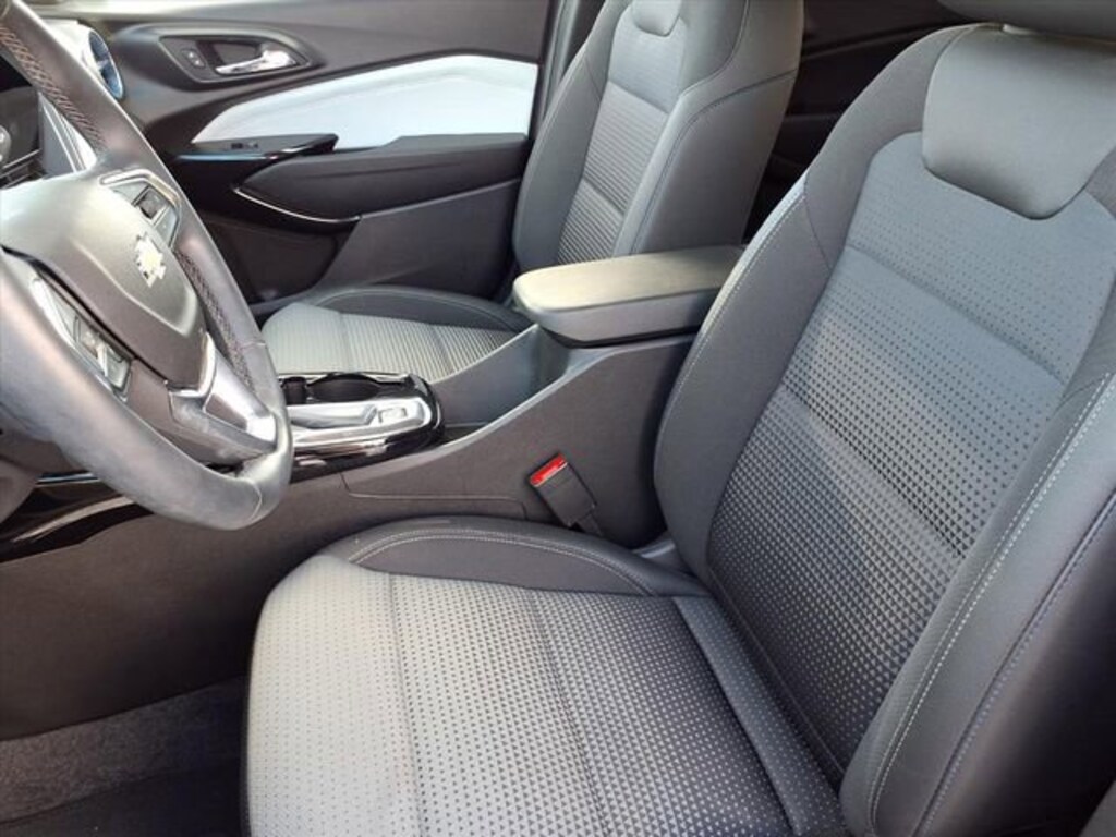 Used 2024 Chevrolet Trax LT SUV