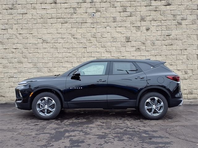 2026 Chevrolet Blazer 2LT photo 2