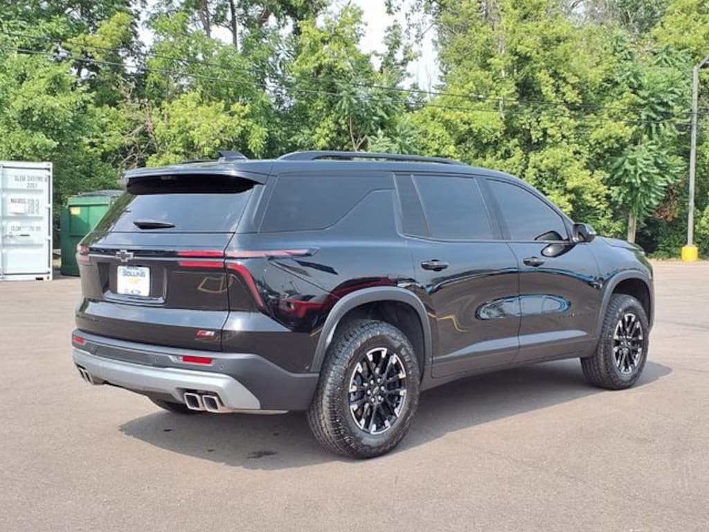 Used 2025 Chevrolet Traverse Z71 SUV