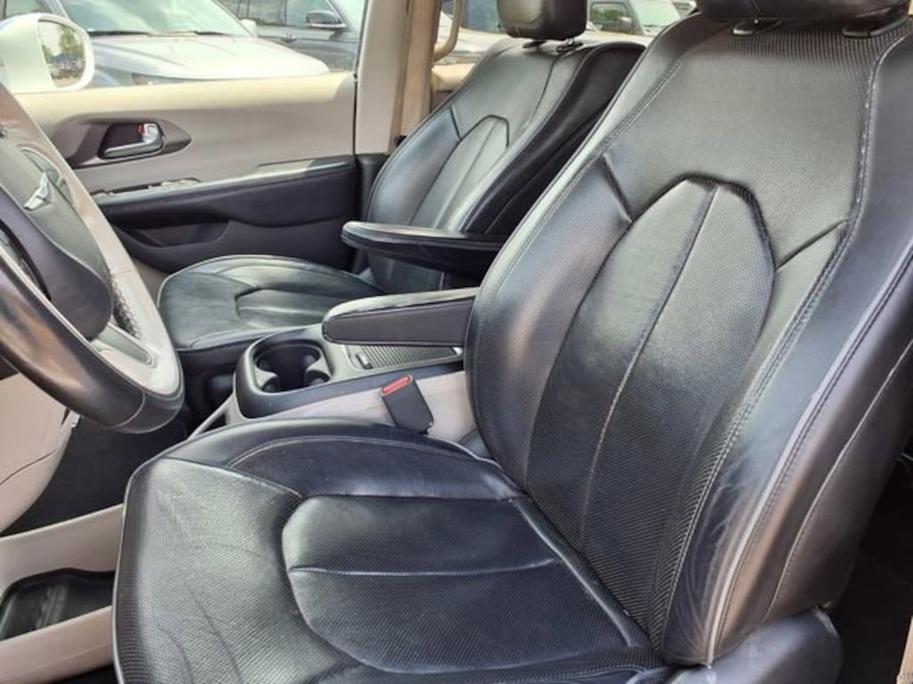 Used 2019 Chrysler Pacifica Limited Van Passenger Van
