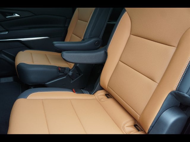 2027 Chevrolet Traverse Z71 - Photo 8