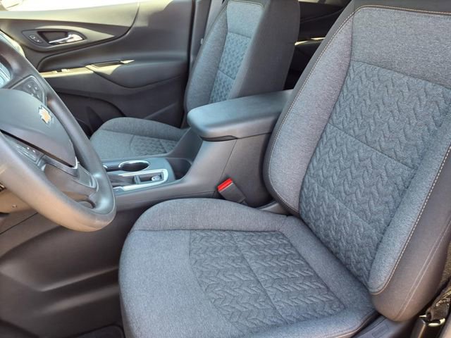 2023 Chevrolet Equinox LT photo 3