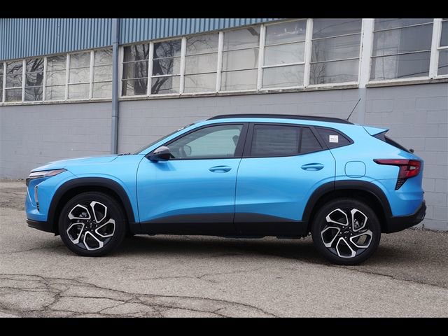 2025 Chevrolet Trax photo 2