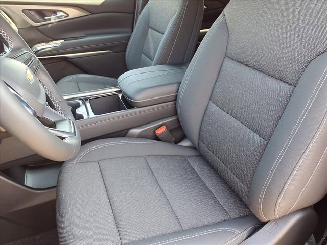 2026 Chevrolet Traverse photo 2