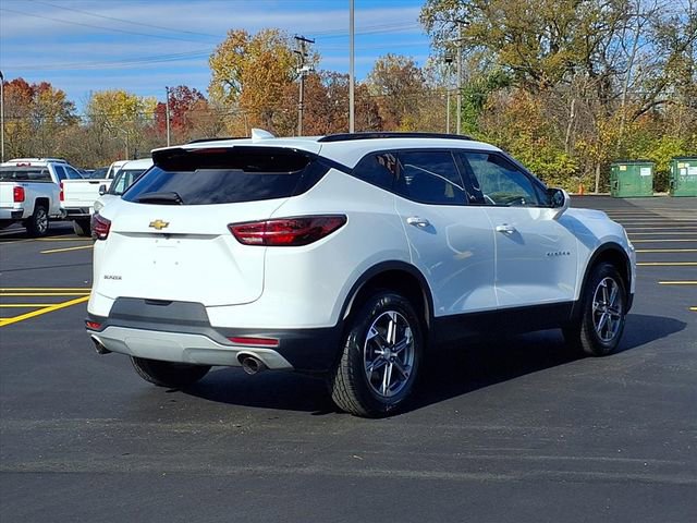2023 Chevrolet Blazer 2LT photo 2