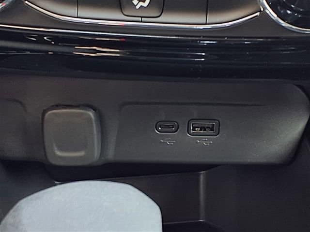 2026 Chevrolet Trax LT - Photo 9