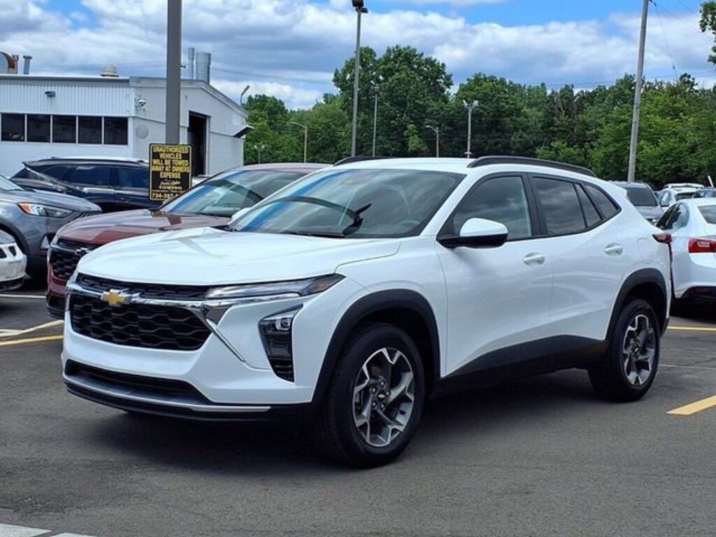 Used 2024 Chevrolet Trax LT SUV