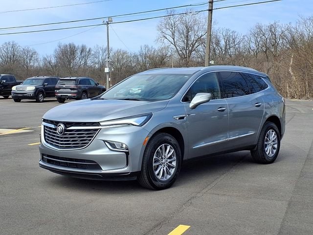 2023 Buick Enclave Essence's photo