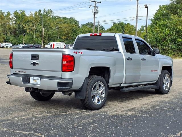 2018 Chevrolet Silverado 1500 Custom photo 2