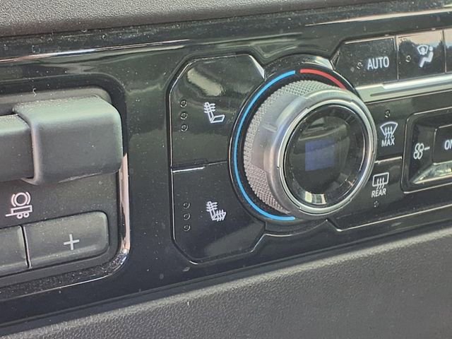 2024 Chevrolet Silverado 1500 RST photo 4