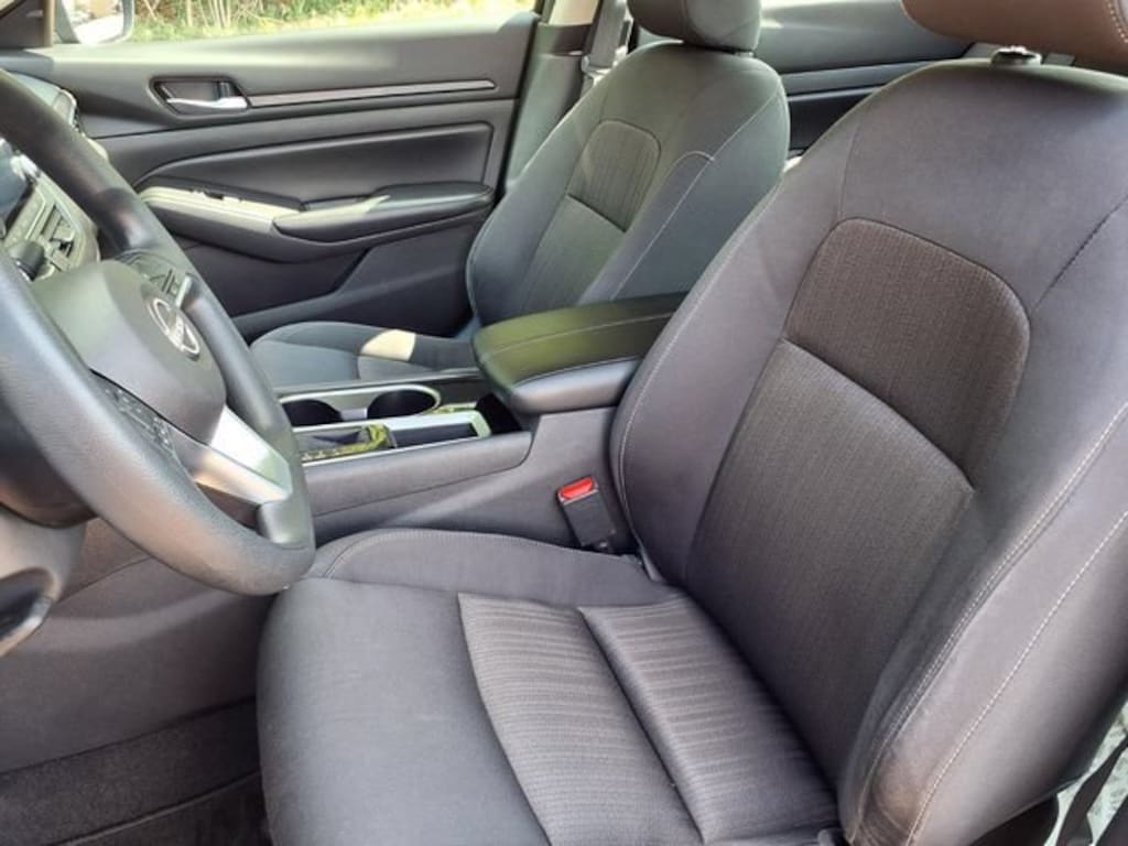 Used 2024 Nissan Altima 2.5 SV Sedan
