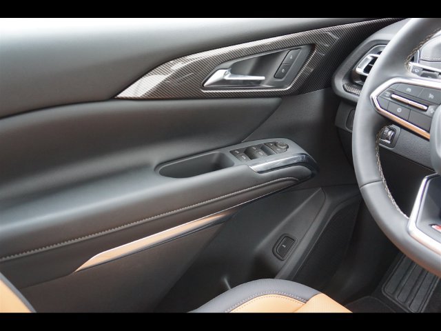 2027 Chevrolet Traverse Z71 - Photo 18