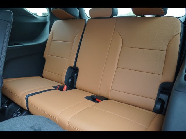 2027 Chevrolet Traverse Z71 - Photo 9