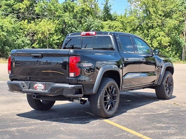 2023 Chevrolet Colorado Trail Boss photo 2