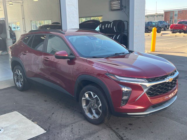 Used 2024 Chevrolet Trax LT SUV