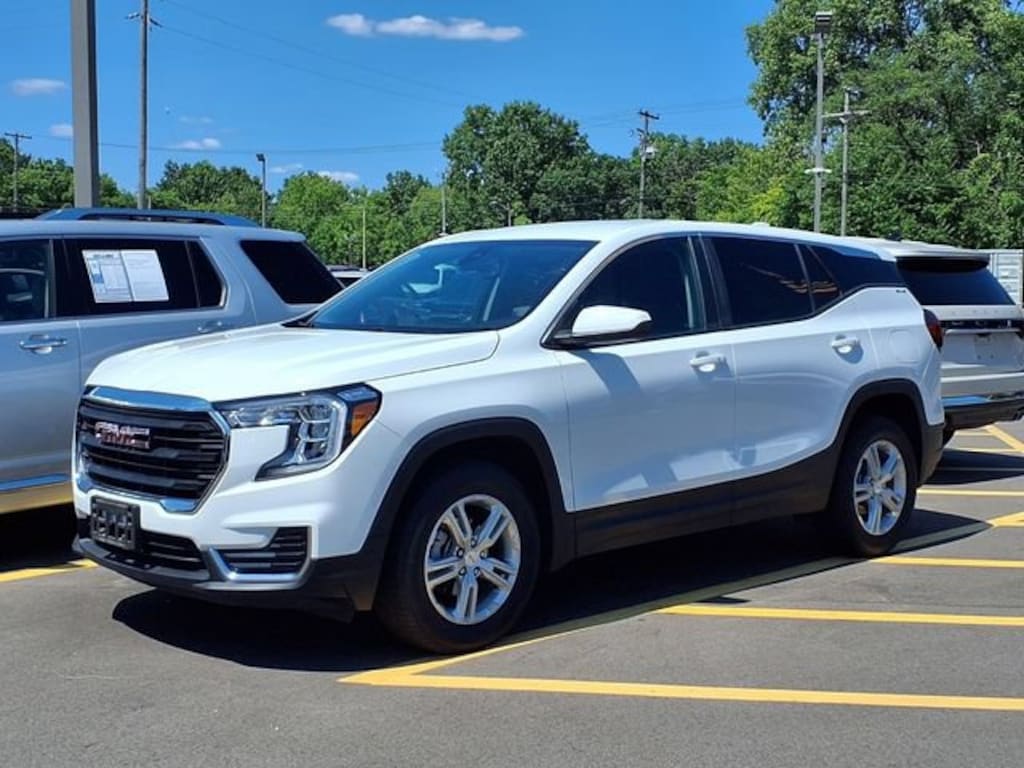 Used 2023 GMC Terrain SLE SUV