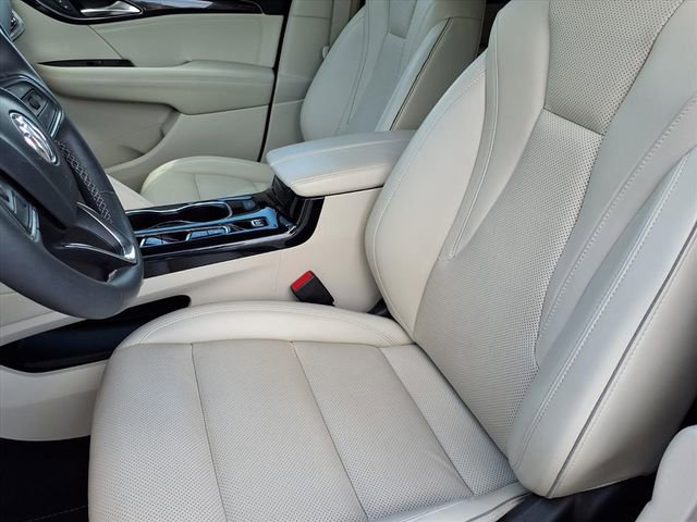 2022 Buick Envision Essence photo 2