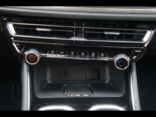 2027 Chevrolet Traverse Z71 - Photo 12