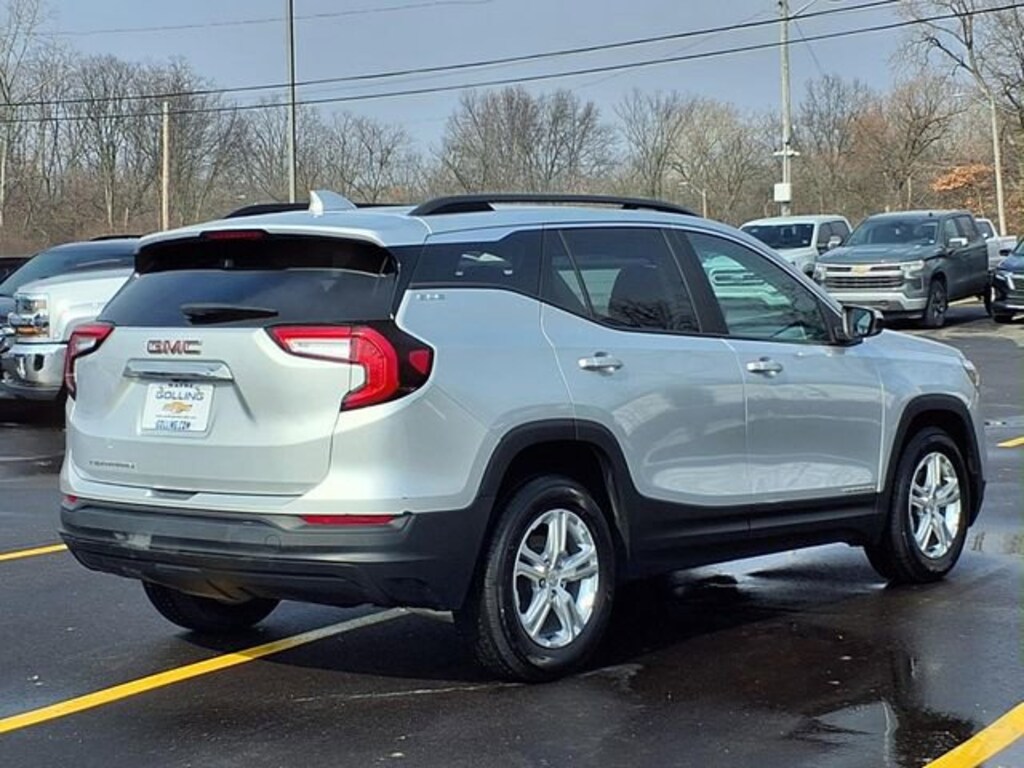 Used 2022 GMC Terrain SLE SUV