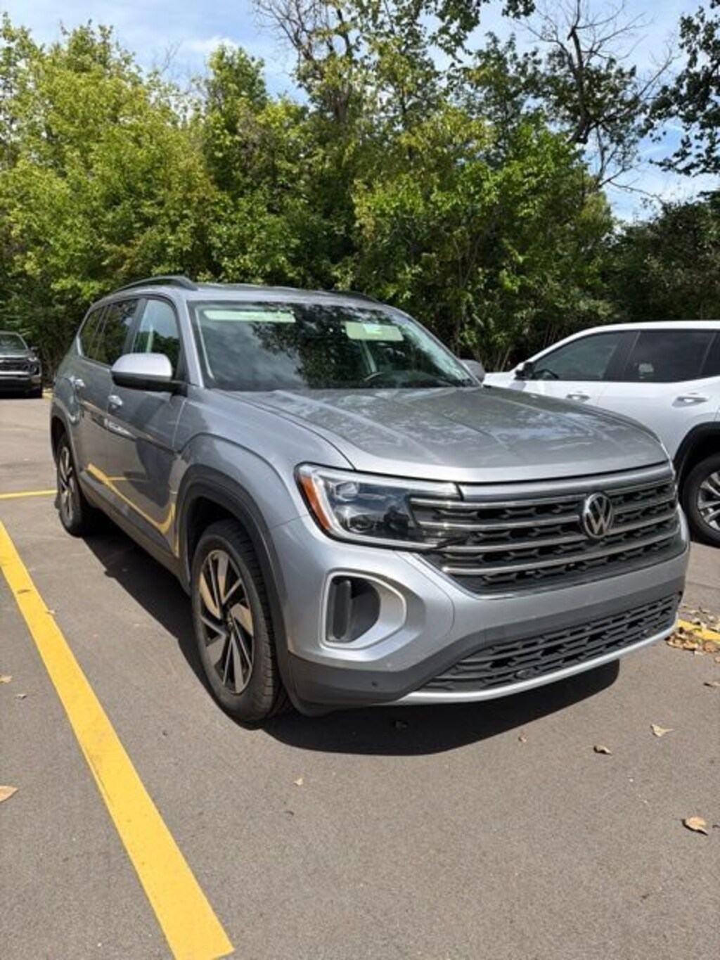 Used 2025 Volkswagen Atlas 2.0T SE w/Technology SUV