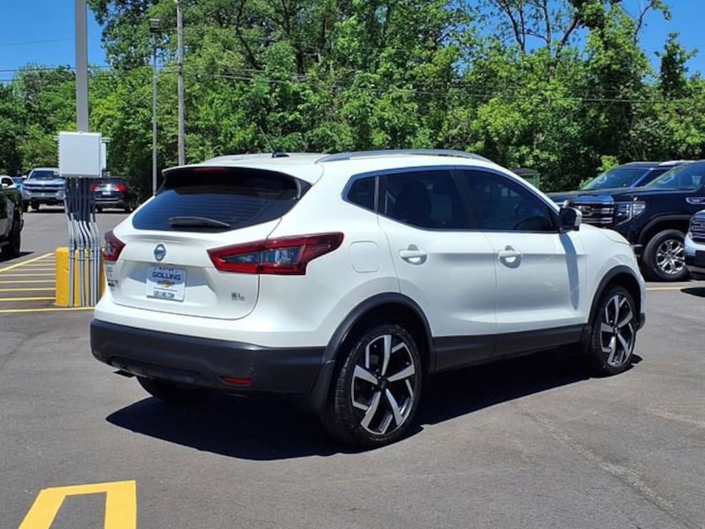 Used 2021 Nissan Rogue Sport SL FWD Xtronic CVT SUV