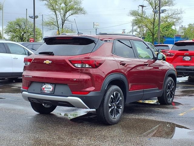 2022 Chevrolet Trailblazer LT photo 2
