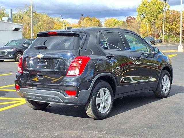 Used 2022 Chevrolet Trax LS with VIN KL7CJNSM7NB551445 for sale in Wayne, MI