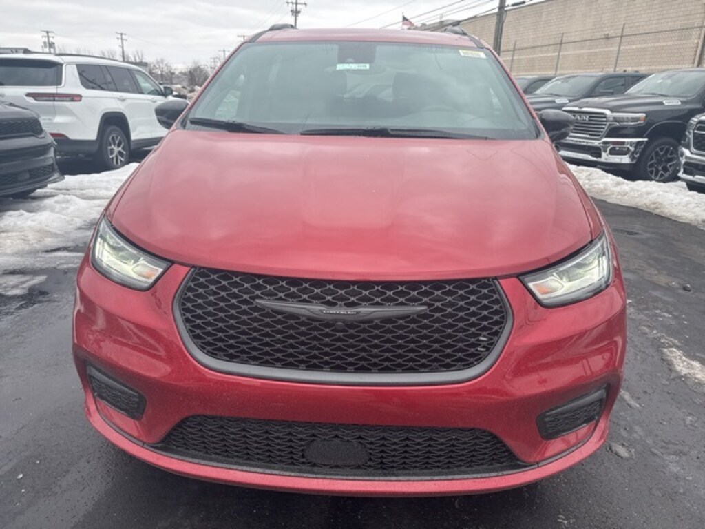 New 2026 Chrysler Pacifica SELECT AWD Passenger Van