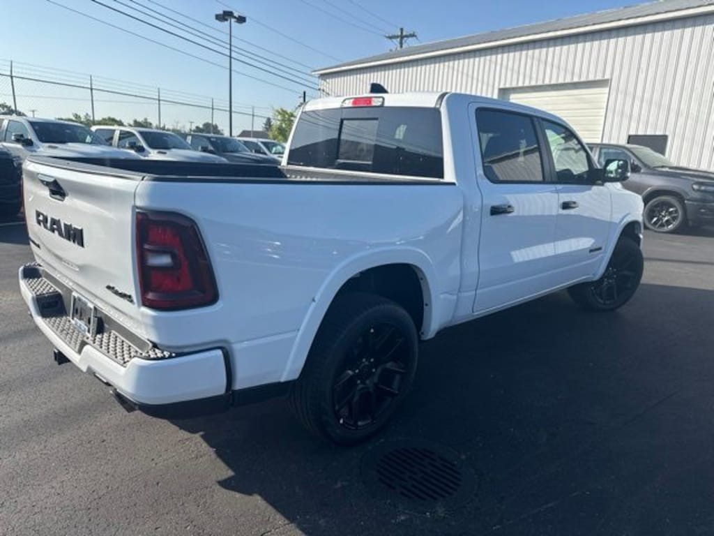 New 2026 Ram 1500 LARAMIE CREW CAB 4X4 5'7 BOX Pickup