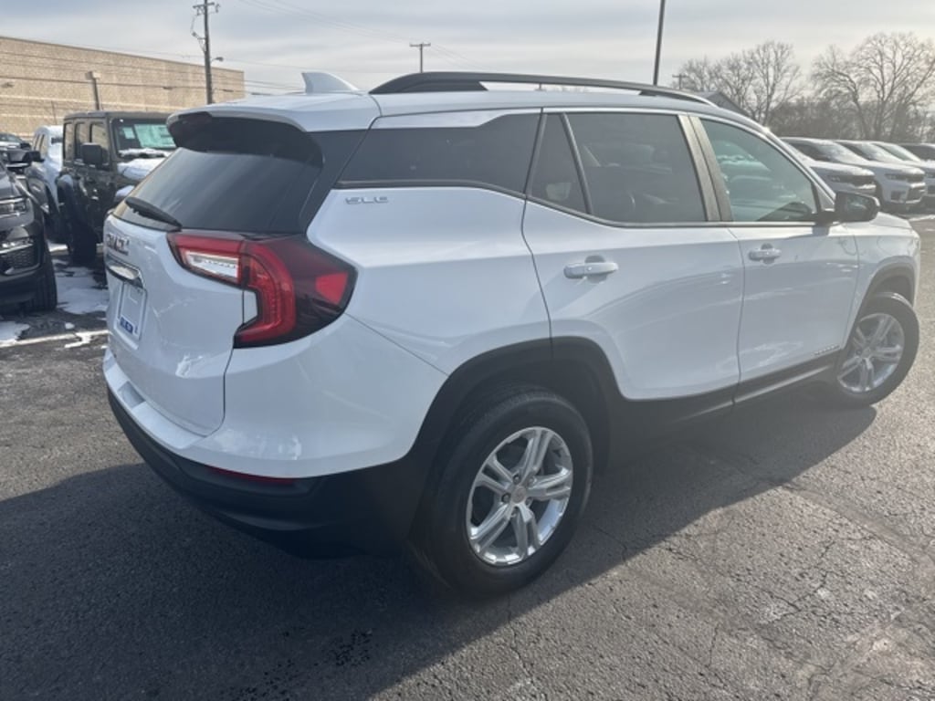 Used 2023 GMC Terrain SLE SUV