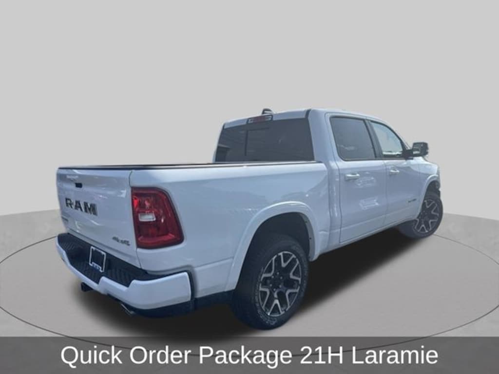 New 2026 Ram 1500 LARAMIE CREW CAB 4X4 5'7 BOX Pickup