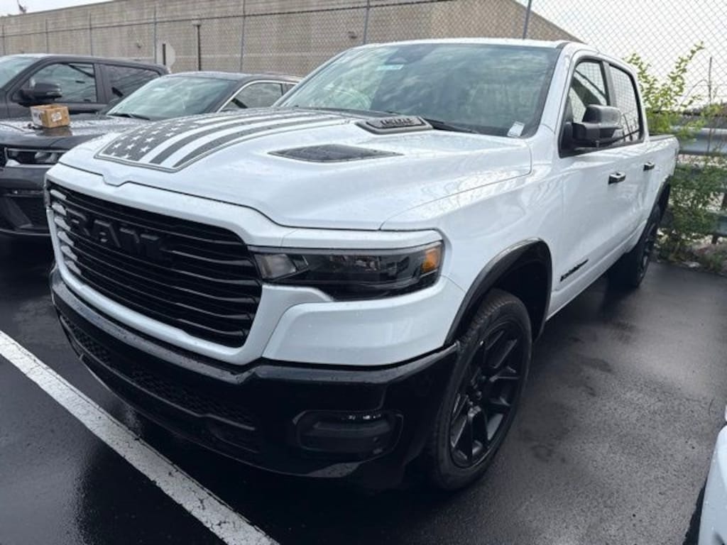 New 2026 Ram 1500 LARAMIE CREW CAB 4X4 5'7 BOX Pickup