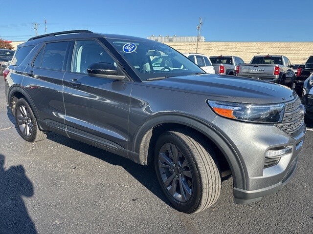 2022 Ford Explorer XLT photo 2