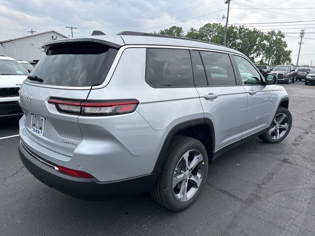 2025 Jeep Grand Cherokee Limited photo 4