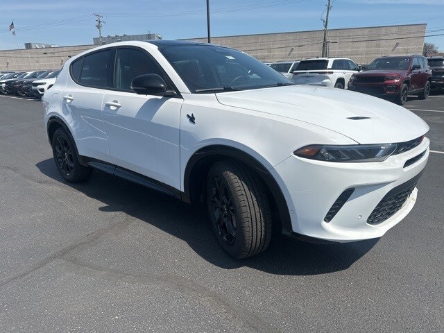 2025 Dodge Hornet R/T Plus photo 3