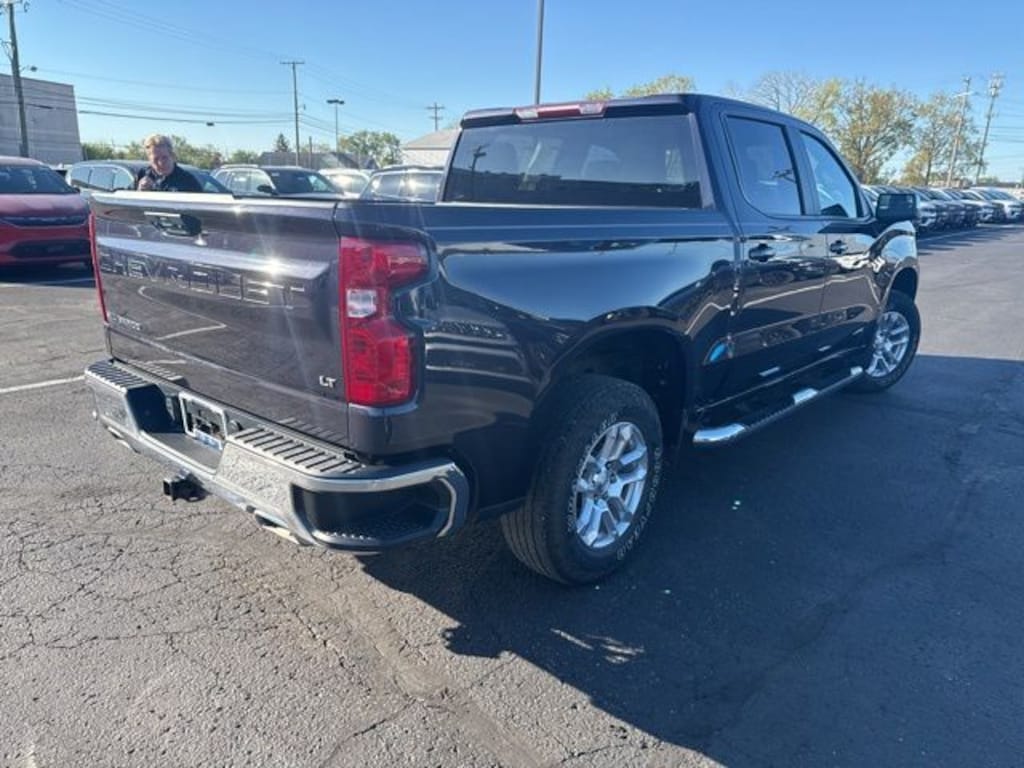 Used 2022 Chevrolet Silverado 1500 LT w/1LT Truck Crew Cab