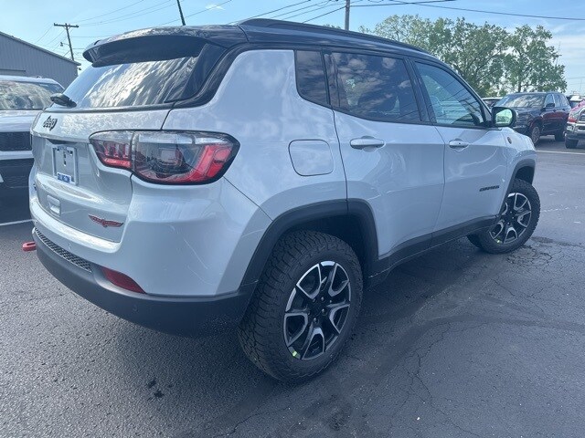 2024 Jeep Compass Trailhawk photo 4