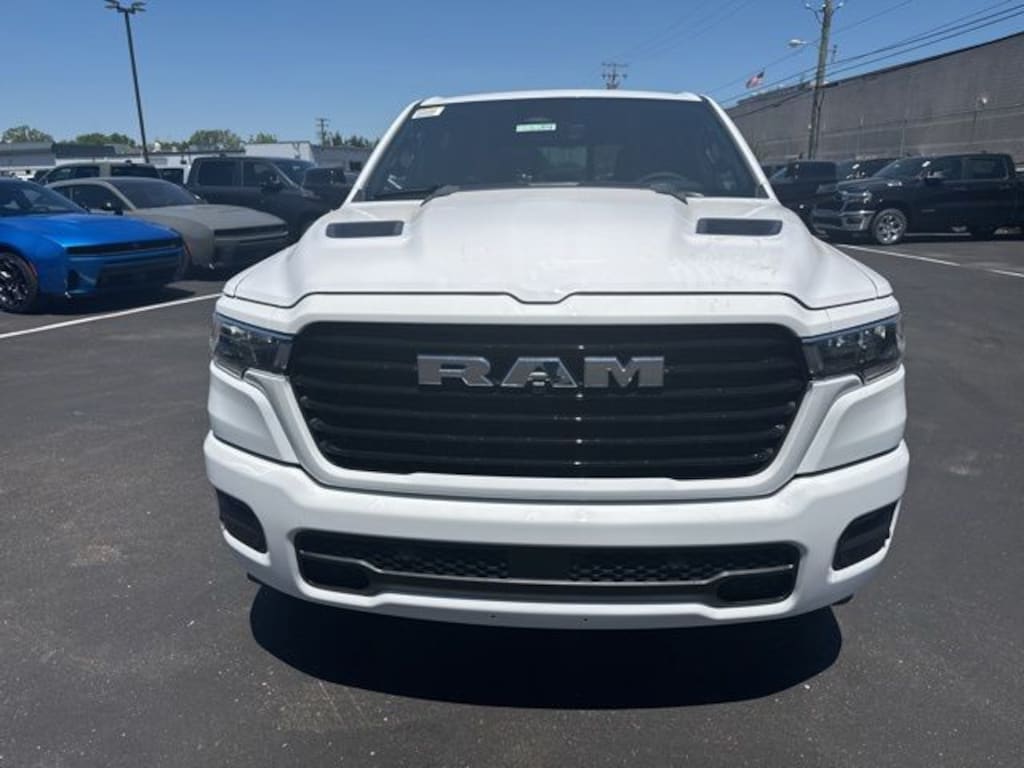 New 2026 Ram 1500 LARAMIE CREW CAB 4X4 5'7 BOX Pickup