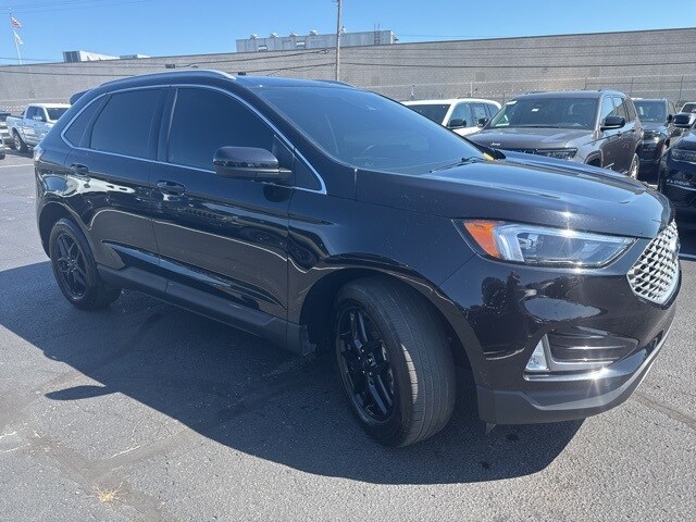 2023 Ford Edge SEL photo 3