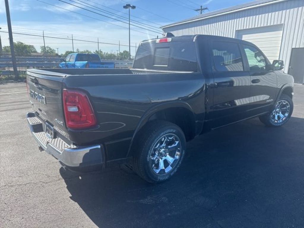 New 2026 Ram 1500 BIG HORN CREW CAB 4X4 5'7 BOX Pickup