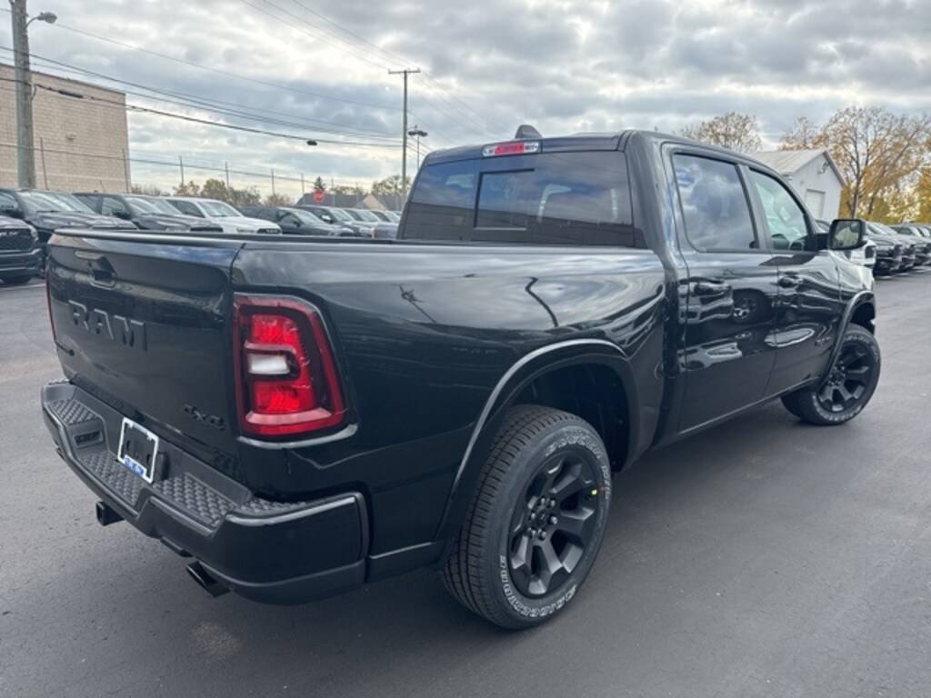 New 2026 Ram 1500 BIG HORN CREW CAB 4X4 5'7 BOX Pickup