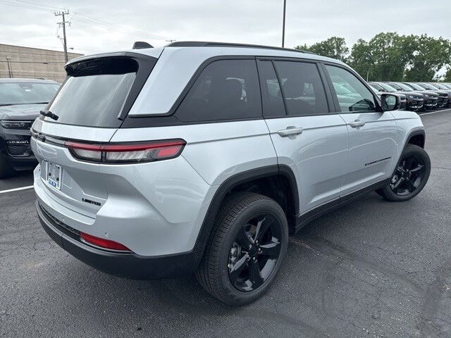2025 Jeep Grand Cherokee Limited photo 4