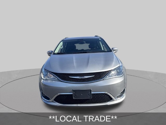 Used 2017 Chrysler Pacifica Touring-L with VIN 2C4RC1BG8HR821220 for sale in Roseville, MI