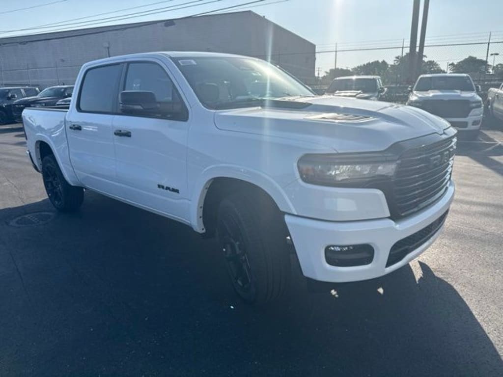 New 2026 Ram 1500 LARAMIE CREW CAB 4X4 5'7 BOX Pickup