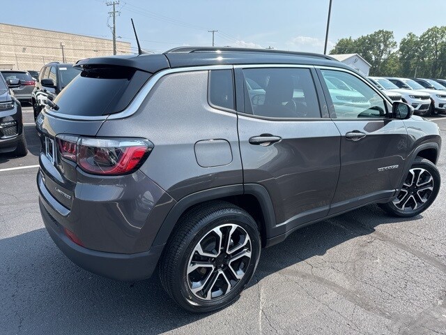 2022 Jeep Compass Limited photo 3