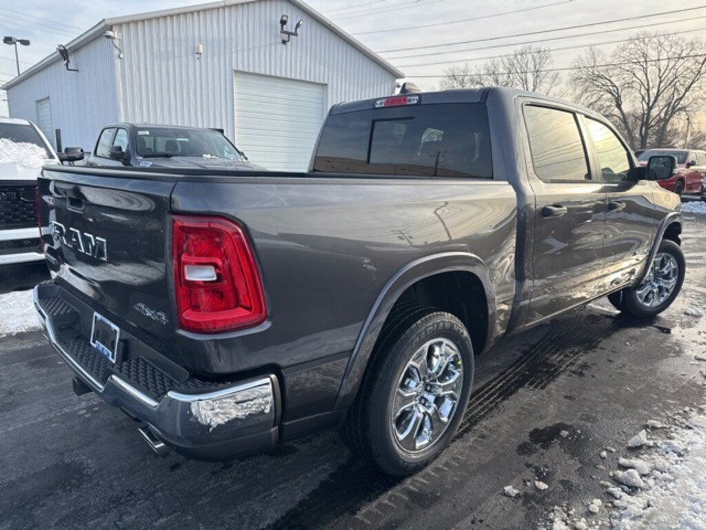 New 2026 Ram 1500 BIG HORN CREW CAB 4X4 5'7 BOX Pickup