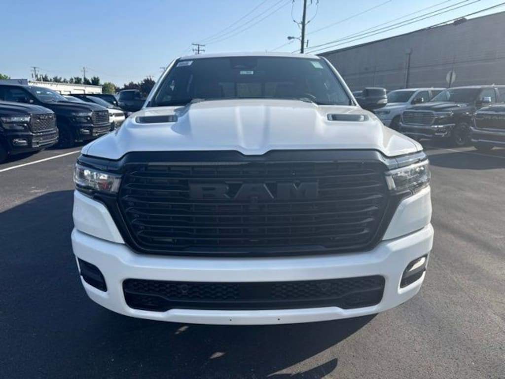 New 2026 Ram 1500 LARAMIE CREW CAB 4X4 5'7 BOX Pickup