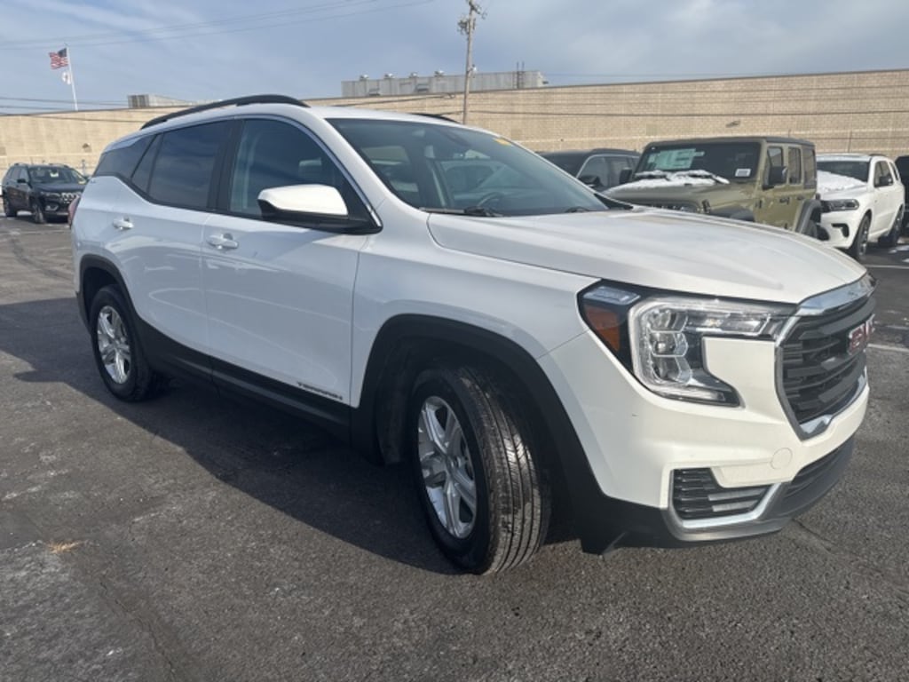 Used 2023 GMC Terrain SLE SUV