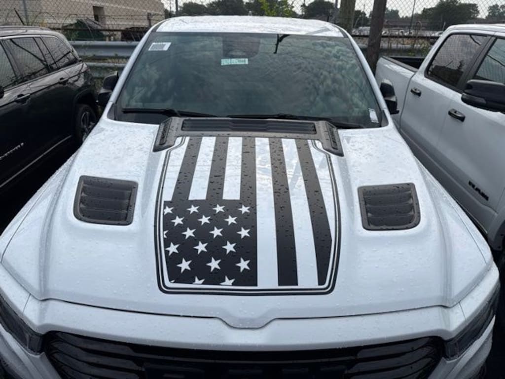 New 2026 Ram 1500 LARAMIE CREW CAB 4X4 5'7 BOX Pickup